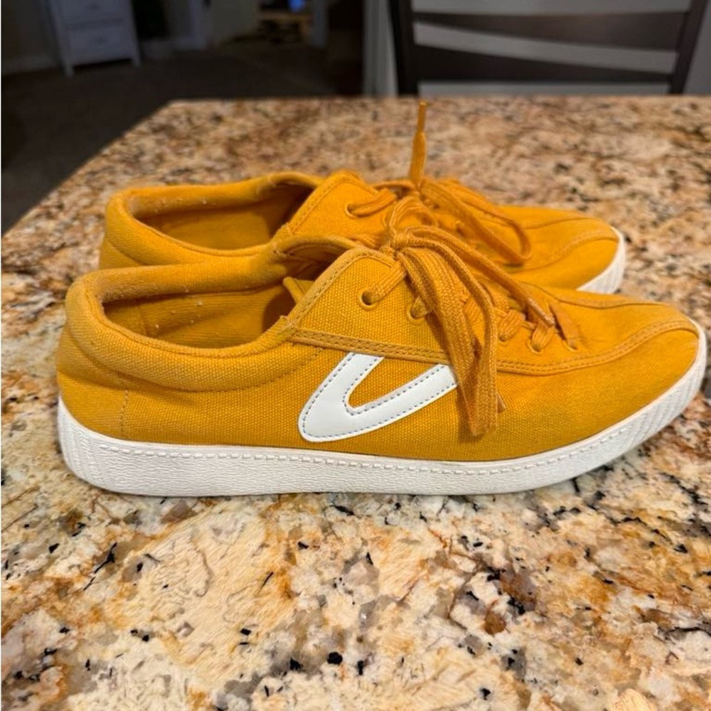 Tretorn Sneakers Women’s Size 10